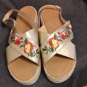 Elegant Floral Embroidered Sandals